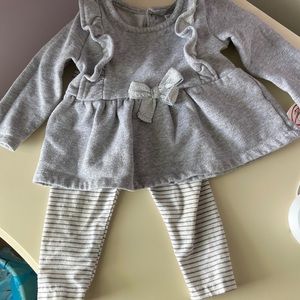 Carters 2 piece baby girl set 6-9 months